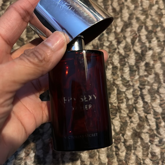 Two empty perfume bottles - Picture 3 of 3